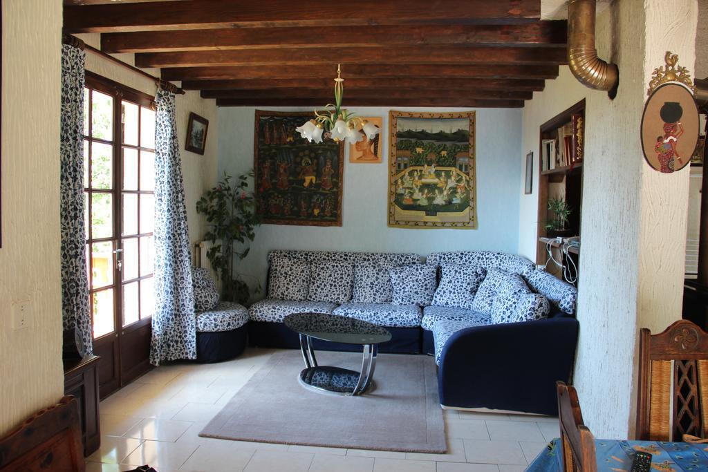 Holiday Home Maison De La Litiere Pugny-Chatenod Стая снимка